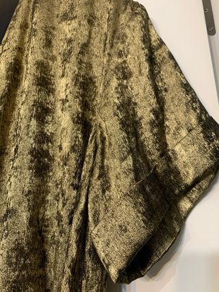 Vestido cruzado dorado Zara