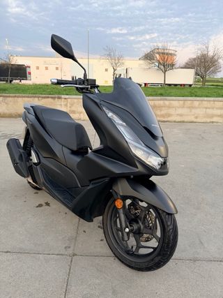 Honda PCX 125 Negra - Moto Scooter
