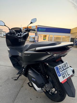 Honda PCX 125 Negra - Moto Scooter