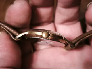 Reloj Zodiac Hermetic Cuerda Dorado