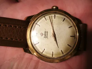 Reloj Zodiac Hermetic Cuerda Dorado