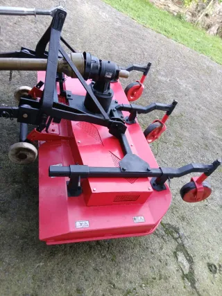 Cortacésped desbrozadora para tractor 180