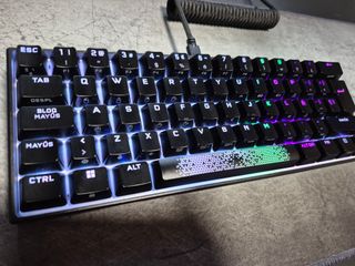Teclado Mecánico Corsair K65 RGB Mini