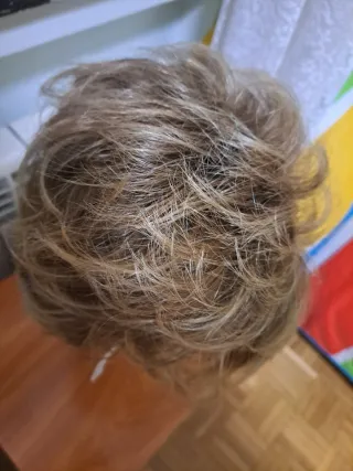 Peluca Oncológica Pelo Corto castaño/marrón claro.