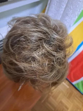 Peluca Oncológica Pelo Corto castaño/marrón claro.