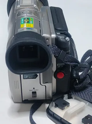 Panasonic NV-DX100 3CCD + Accesorios. En su caja.