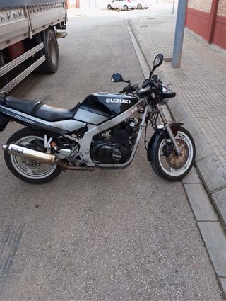Suzuki GS 500 Naked Negra/Plata