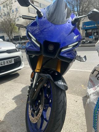 Yamaha R3 Azul Deportiva