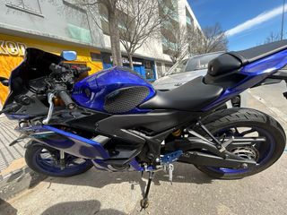 Yamaha R3 Azul Deportiva