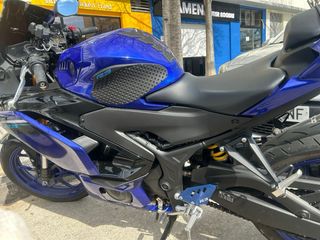 Yamaha R3 Azul Deportiva
