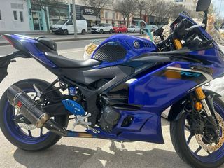 Yamaha R3 Azul Deportiva