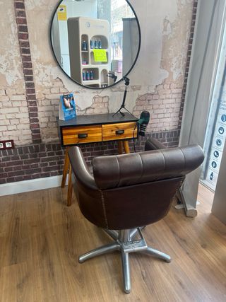 Sillón Barbería Vintage Cuero Marrón