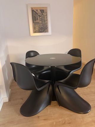 Sillas estilo Panton. Negras. 4 unidades.