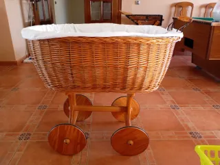 Cuco de mimbre para bebé