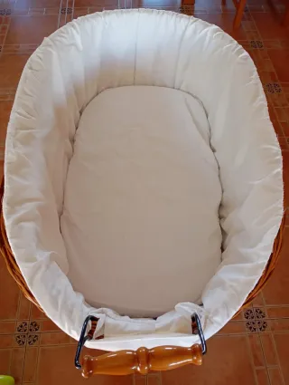 Cuco de mimbre para bebé