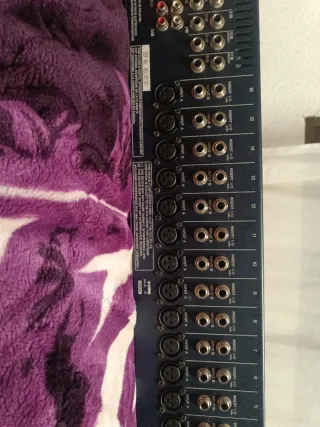 Mesa de Sonido Yamaha MG24/14FX