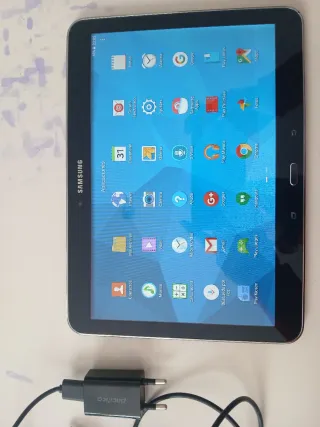 Samsung Tablet Negra + Cargador