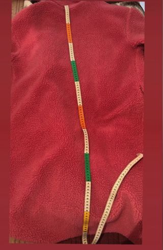 Abrigo rosa borreguito overside es bastante amplio