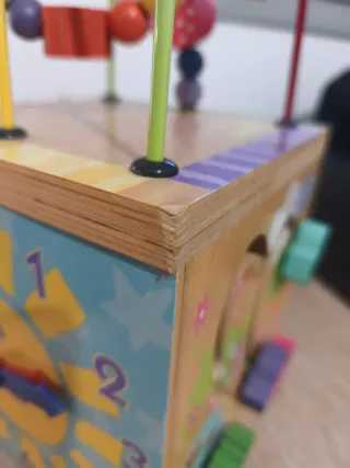 Cubo de madera Imaginarium con actividades.