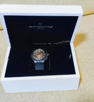 Reloj TechnoMarine Cronógrafo Negro y Dorado