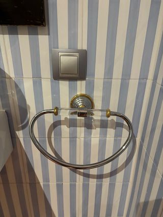 Toallero de baño cristal y metal