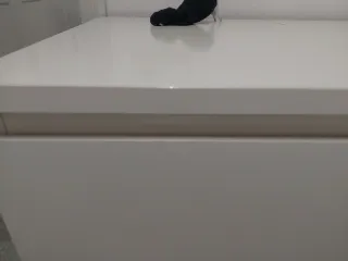 Mesitas de noche blancas