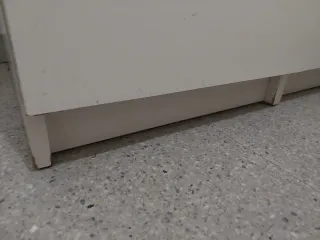 Mesitas de noche blancas