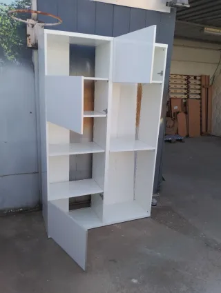 Estantería blanca modular