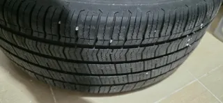 4 Llantas con Neumáticos Kia