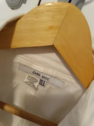 Cazadora crop Zara blanca