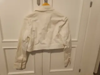 Cazadora crop Zara blanca