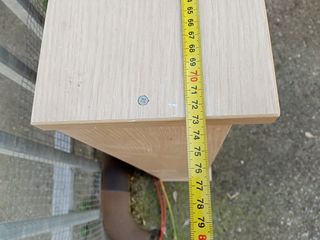 Mobiletto con specchio integrato sopra lavabo