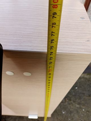 Mobiletto con specchio integrato sopra lavabo