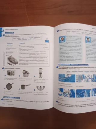 Libro di Spagnolo: Juntos 2 ​ISBN: 9788808474834