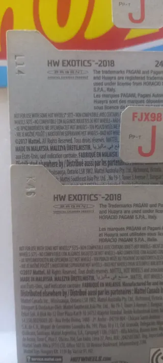 Conjunto 2 Hot Wheels 17 Pagani Huayra Roadster