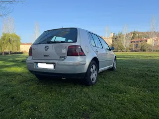 Volkswagen Golf 2000