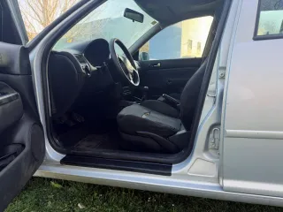 Volkswagen Golf 2000