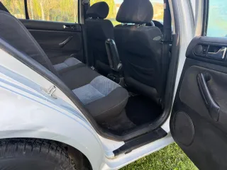 Volkswagen Golf 2000