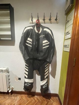 Chaqueta Cuero Alpinestars Negra y Blanca talla 50