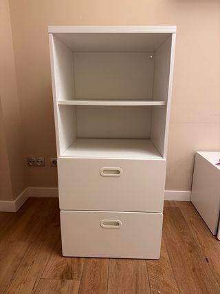 Librería infantil IKEA blanca