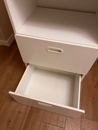 Librería infantil IKEA blanca