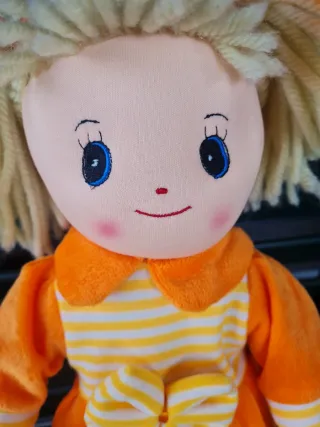 Bambola Arancione e Gialla con Vestito a Righe