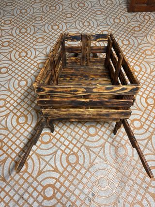 Carro de madera hecho a mano