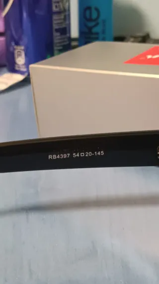 Gafas de sol Ray-Ban 4397 negras