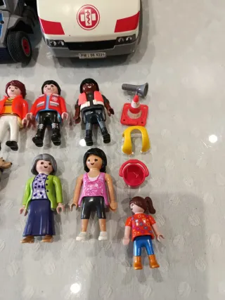 Lote Playmobil Cruz Roja núm 2 con ambulancia