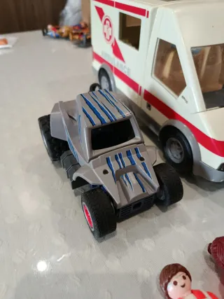 Lote Playmobil Cruz Roja núm 2 con ambulancia