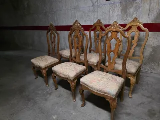Juego de 6 sillas antiguas de madera tallada