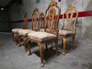 Juego de 6 sillas antiguas de madera tallada