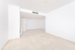 Piso en alquiler en Piovera - Conde Orgaz en Madrid