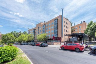 Piso en alquiler en Piovera - Conde Orgaz en Madrid